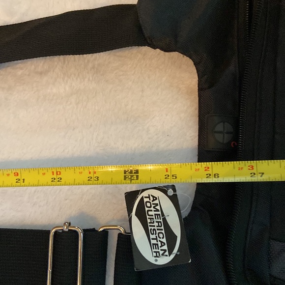 NWT American Tourister Black Cross Body Travel Bag Adjustable Strap - Picture 10 of 11